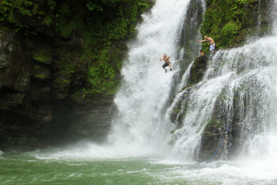nauyaca-waterfalls-costa-rica.png